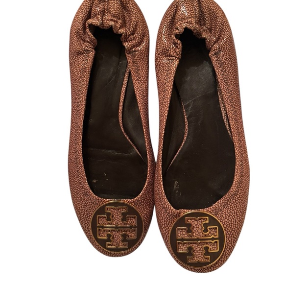 Tory Burch Stingray Gold Flats with Gold Logo - Picture 1 of 5